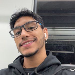 Meet your Posher, Andres felipe